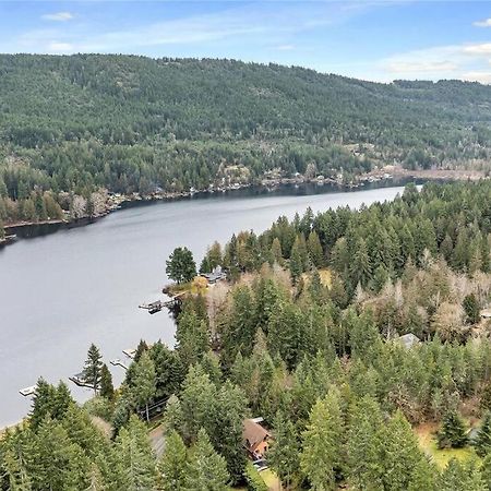Chalet Style Cottage Near Shawnigan Lake Esterno foto