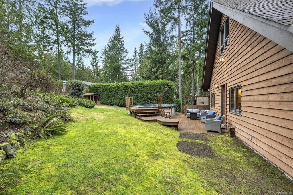 Chalet Style Cottage Near Shawnigan Lake Esterno foto