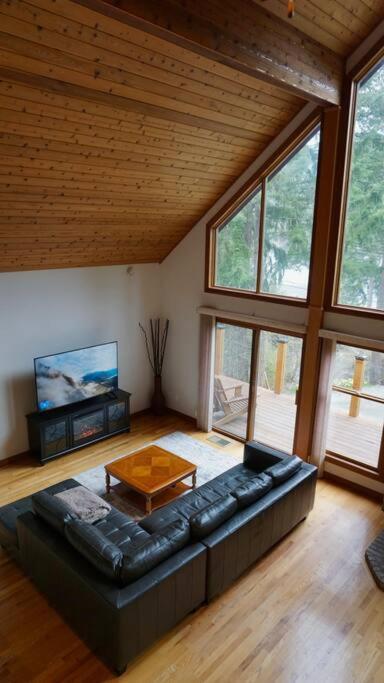 Chalet Style Cottage Near Shawnigan Lake Esterno foto