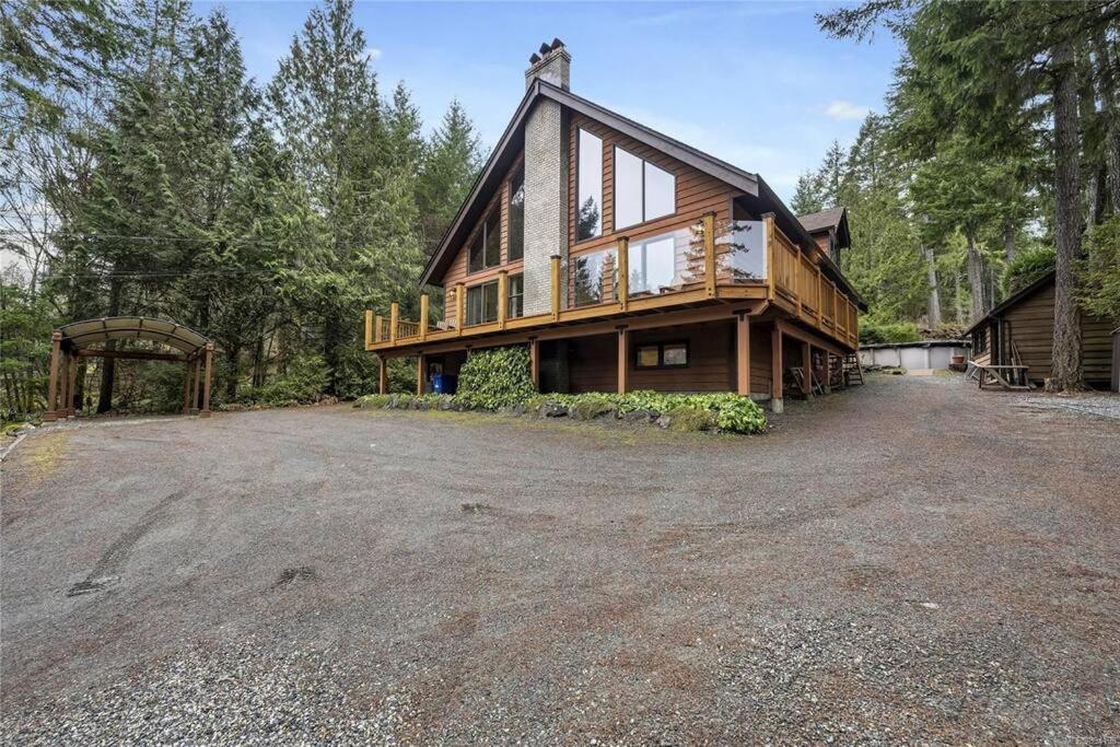 Chalet Style Cottage Near Shawnigan Lake Esterno foto