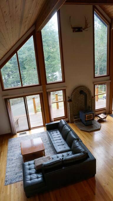 Chalet Style Cottage Near Shawnigan Lake Esterno foto